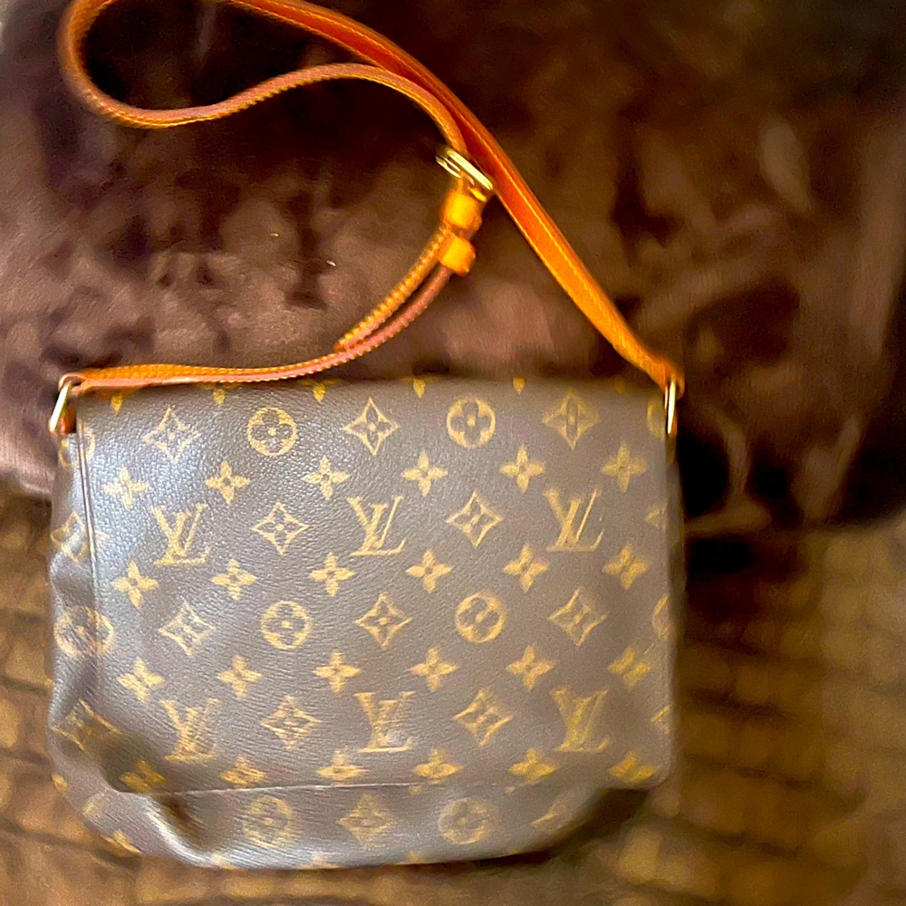 Louis Vuitton shoulder messenger bag